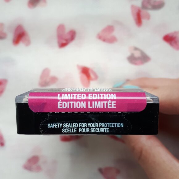 2/$15 Wet n Wild: Megaglo Highlighting Gold Bar - Picture 4 of 9